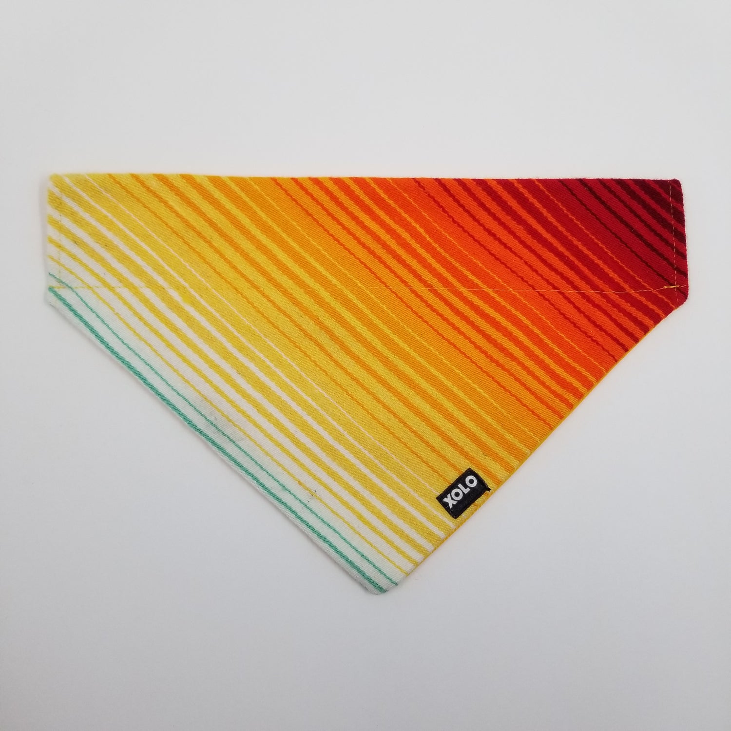 B124 LARGE SARAPE DOG BANDANA RETRO